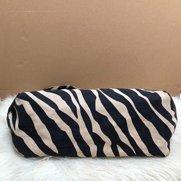 MICHAEL KORS X-Large Black/White Zebra Pattern Canvas Beach Tote Leather Trim - Picture 4 of 16